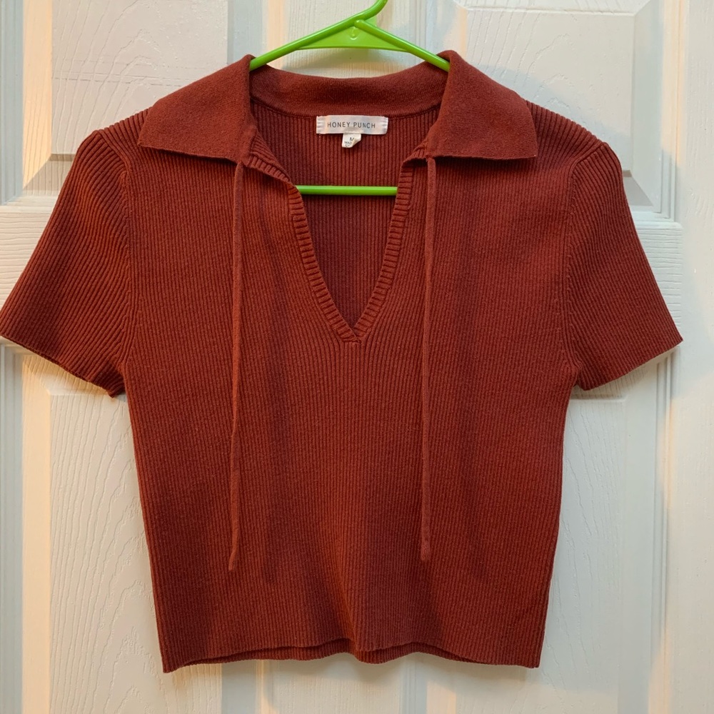Honey Punch cropped, collared tee